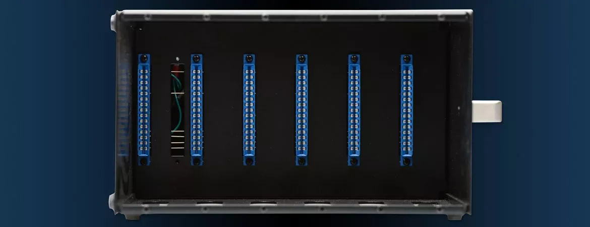BAE LUNCHBOXWPS-6 space Desktop 500 Series powered Rack